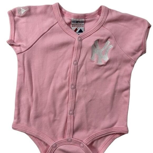 NWOT Baby Girl New York Yankees Pink One Piece - Size 3-6 Montb - Picture 1 of 4